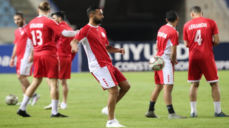 الكرة اللبنانية بين