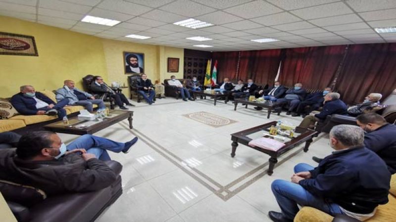 مسؤول منطقة صيدا بحزب الله التقى وفد مخاتير المنطقة: ليتحمل الجميع مسؤوليته في المواجهة الاجتماعية