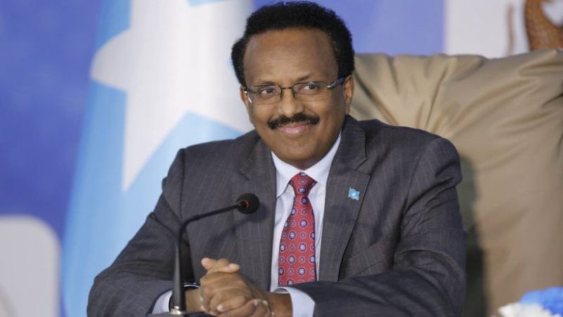 رئيس الصومال يتنازل عن تمديد ولايته
