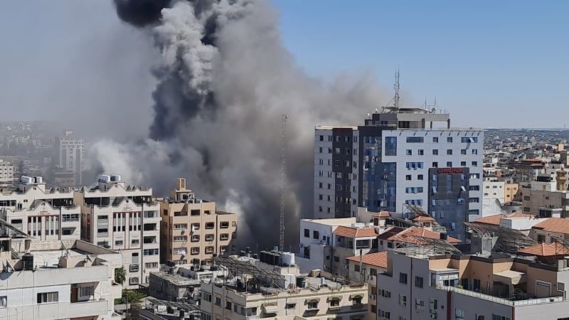 طائرات الاحتلال تدمّر برج الجلاء بالكامل .. و