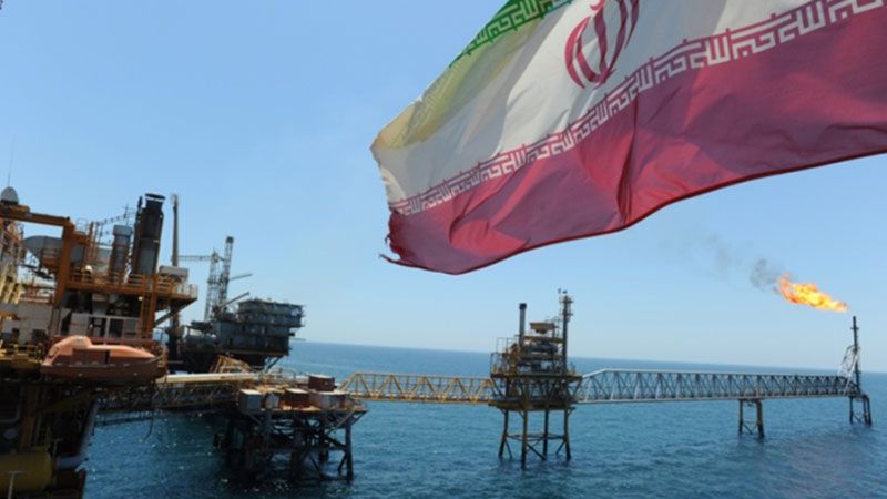 إيران تُطلق مشروع نقل نفطها الخام عبر بحر عمان