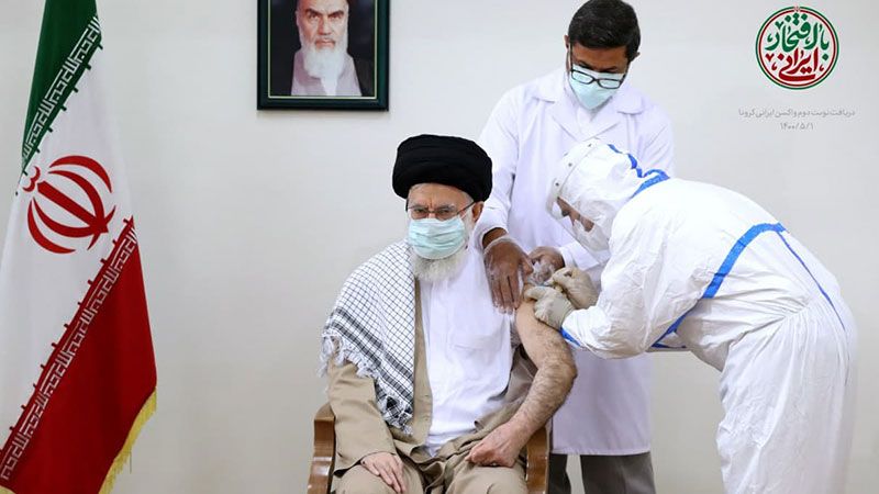 الإمام الخامنئي تلقى الجرعة الثانية من لقاح كورونا الإيراني