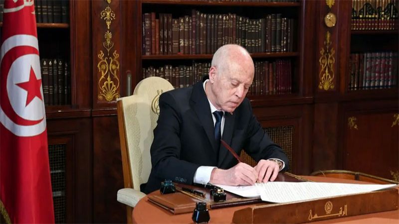 تونس: إقالات لمسؤولين و