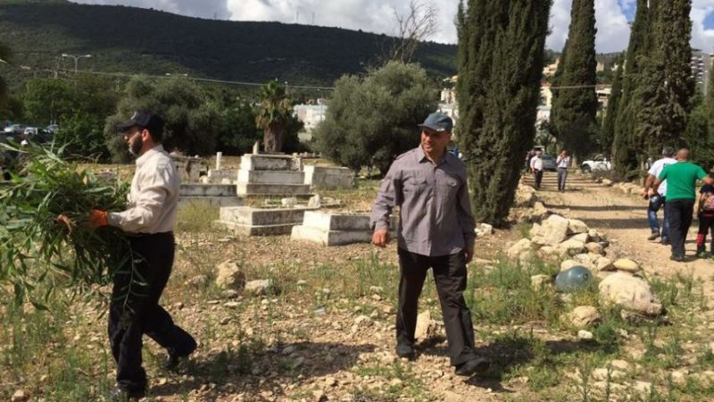 الفلسطينيون يتحدّون الاحتلال: صلاة في "بلد الشيخ"