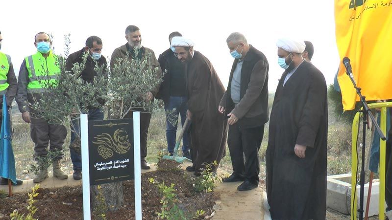 حزب الله أطلق حملة غرس "زيتونة سليماني" على طول الحدود مع فلسطين المحتلة