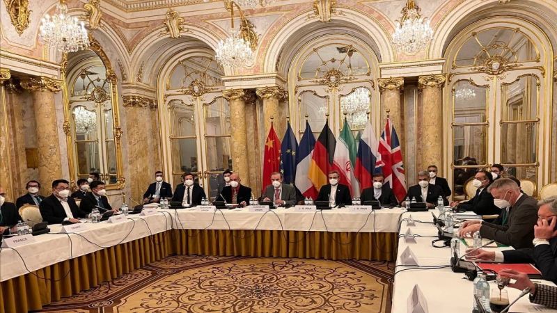 الفريق الإيراني في فيينا يمضي في مبادراته البنّاءة مقابل تقاعس الأوروبيين