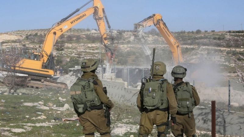 الاحتلال يهدم منزلًا في "الشيخ جراح" ويعتقل 26 فلسطينيًا