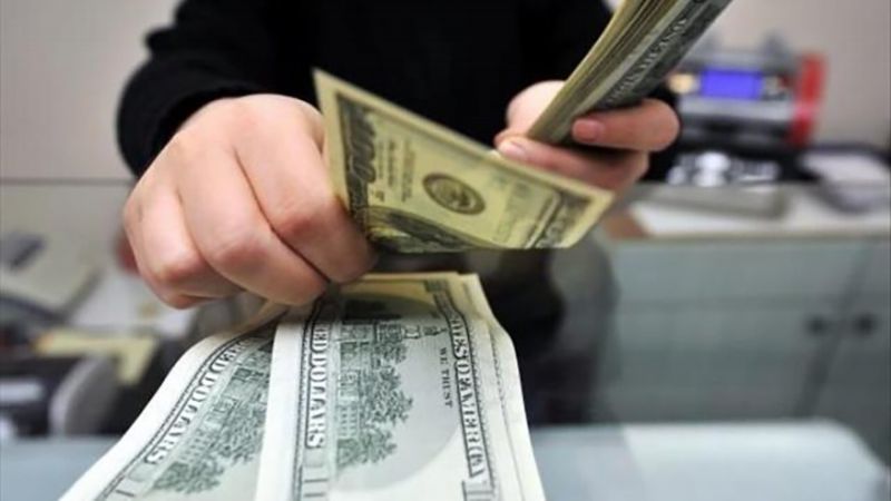 "الدولار الجمركي" وفق منصة صيرفة.. ضريبة غير مباشرة نتائجها كارثية!