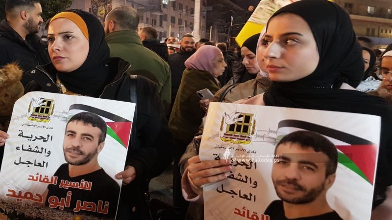 هيئة الأسرى: الأسير ناصر أبو حميد بحالة حرجة ويتنقل على كرسي متحرك