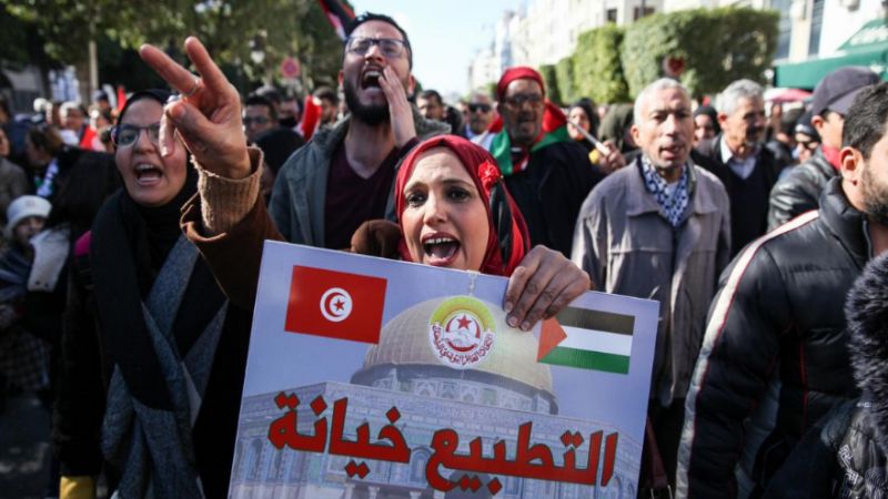 نشطاء تونسيون ينجحون في منع عرض فيلم "مطبّع" في تونس