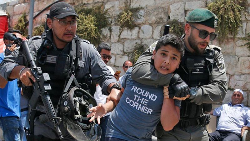 في يوم الطفل الفلسطيني.. انتهاكات مُمنهجة تطال أبطال الحجارة 