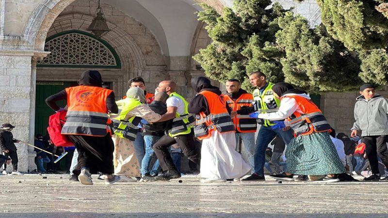 في "جُمعة إنا باقون": عشرات الإصابات في باحات الأقصى