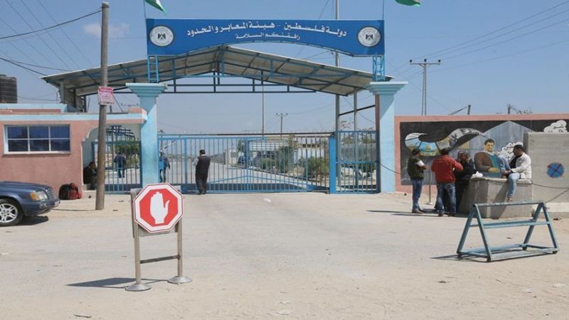 بعد فشله أمام صواريخ المقاومة.. الاحتلال يُعاقب 12 ألف عامل فلسطيني