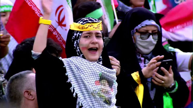 "سلام فرمنده".. تحية للقائد بنسخة لبنانية 