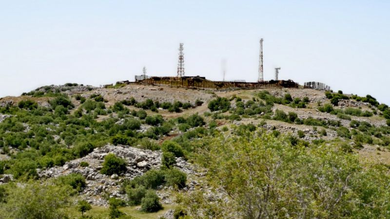 جنود العدو في "رويسات العلم" يطلقون النار ترهيبًا باتجاه الأحراج المحيطة