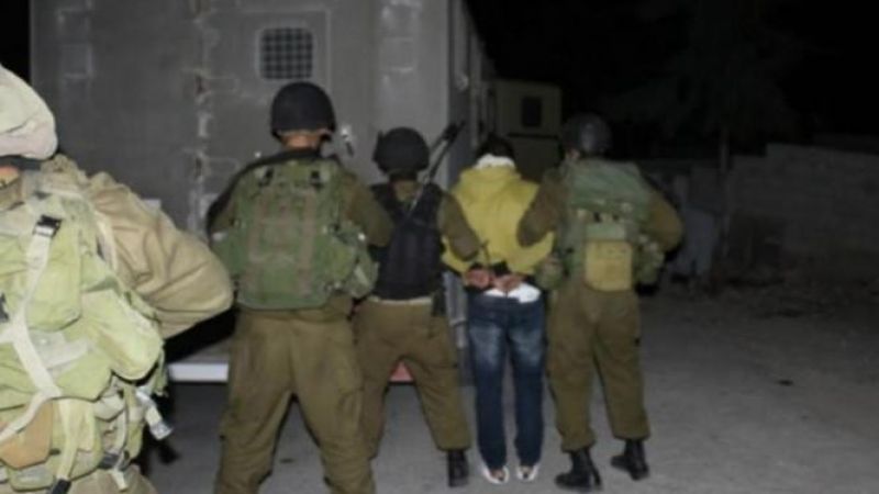 الاحتلال يعتقل 13 فلسطينيًا من الضفة بينهم أسرى محرّرون وطلبة