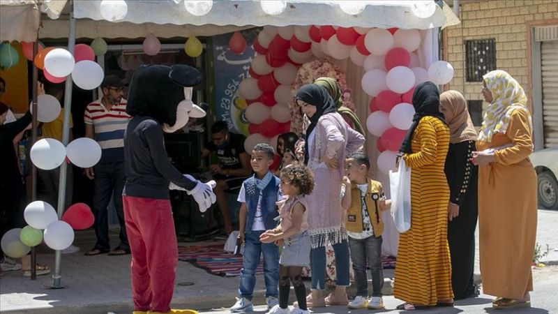 الأزمة السياسية والاقتصادية تلقي بثقلها على أجواء  العيد في تونس 