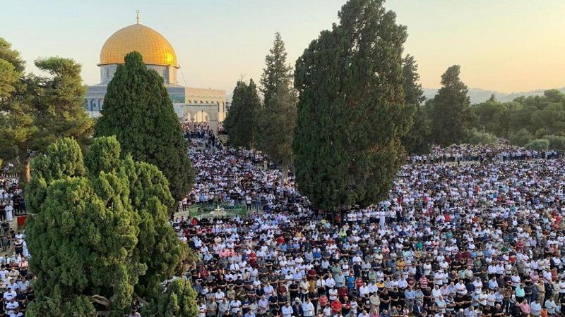 40 ألفًا أدوا صلاة الجمعة برحاب الأقصى