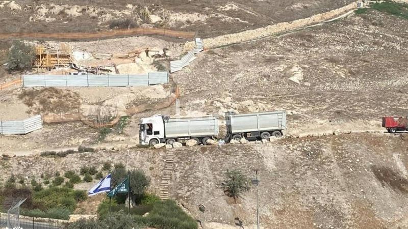 الاحتلال يشرع في بناء أطول جسر "تهويدي" جنوبي الأقصى