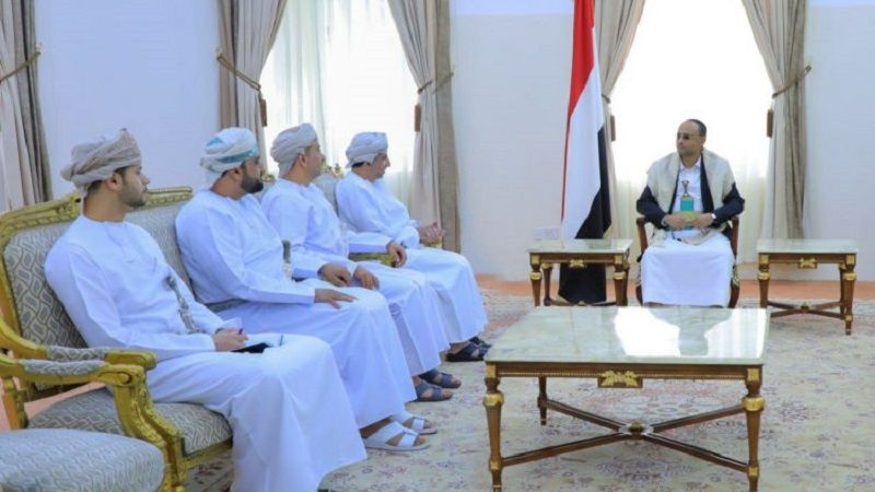  المشاط للوفد العماني: الملف الإنساني هو الخطوة الأولى للسلام