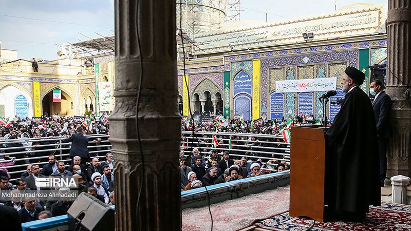 الرئيس الإيراني: شعبنا عازم على تقرير مصيره