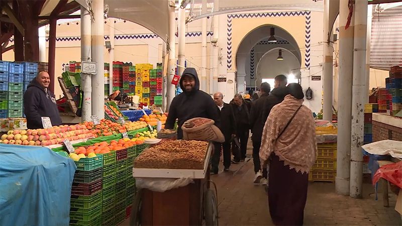تونس.. بالتزامن مع تفاقم الأزمة السياسية: التضخم عند أعلى مستوى له منذ 3 عقود 