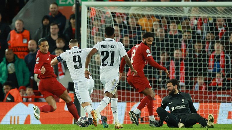 "ريال مدريد" و"نابولي" آخر المتأهلين إلى ربع نهائي دوري الأبطال