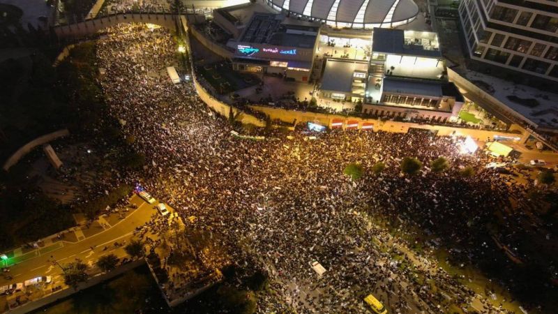  أكثر من 115 ألف متظاهر في "تل أبيب".. نتنياهو يعلن تجميد" الإصلاح القضائي" موقتًا