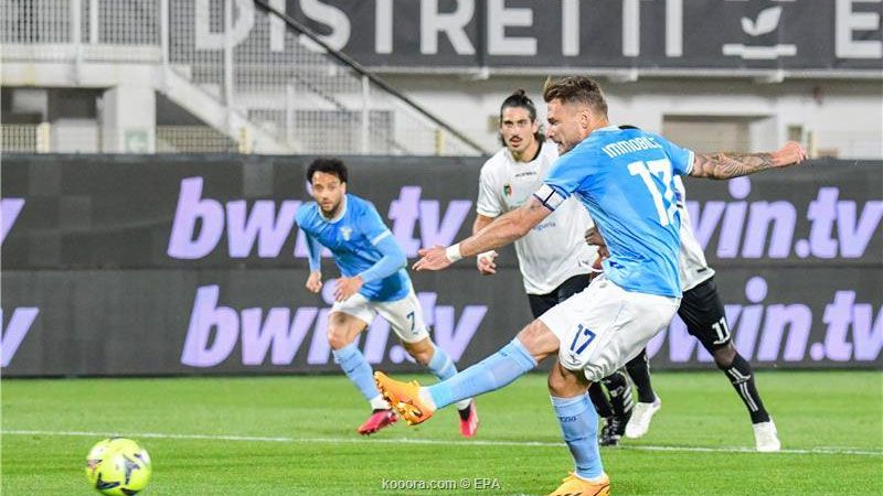 "لاتزيو" يعزز وصافته للدوري الإيطالي لكرة القدم