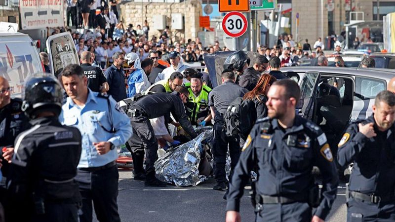 إصابة 8 مستوطنين بعملية دهس بالقدس المحتلة واستشهاد المنفِّذ