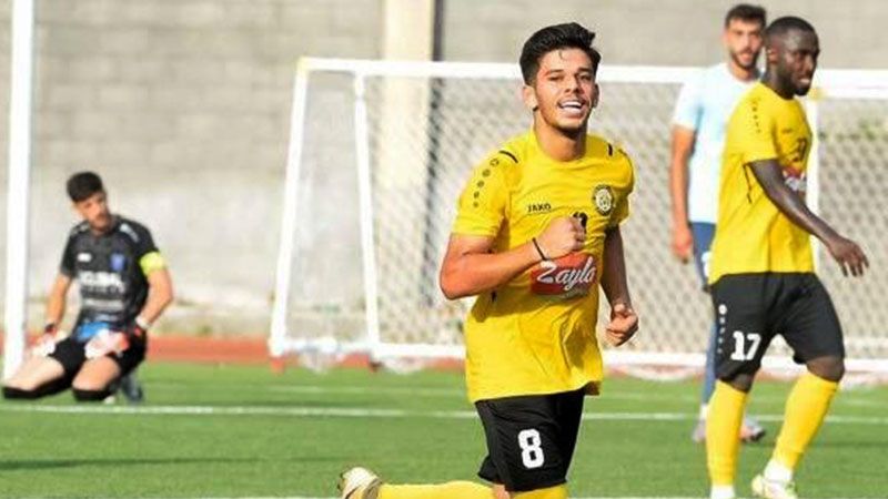 محمد صادق إلى "النجمة"