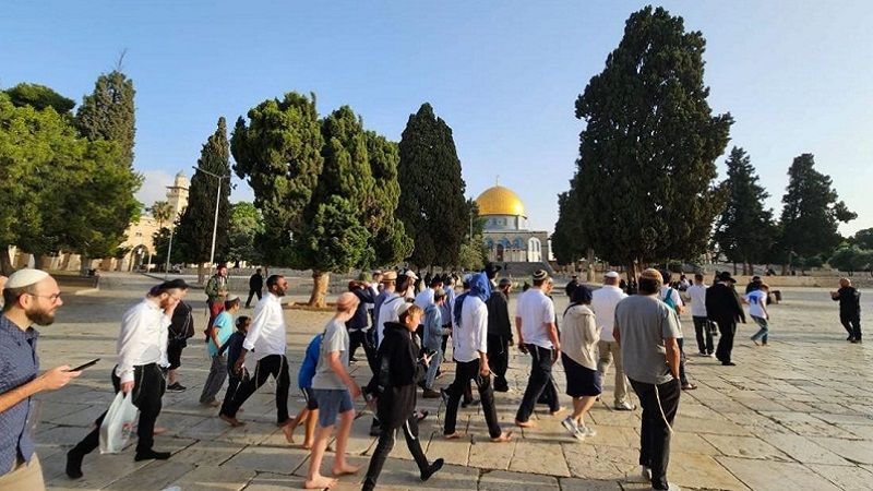 سلطات الاحتلال تواكب "مسيرة الأعلام" الصهيونية بإجراءات أمنية عالية