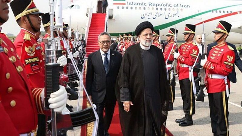 الرئيس الإيراني يصل إلى جاكرتا في زيارة رسمية لأندونيسيا