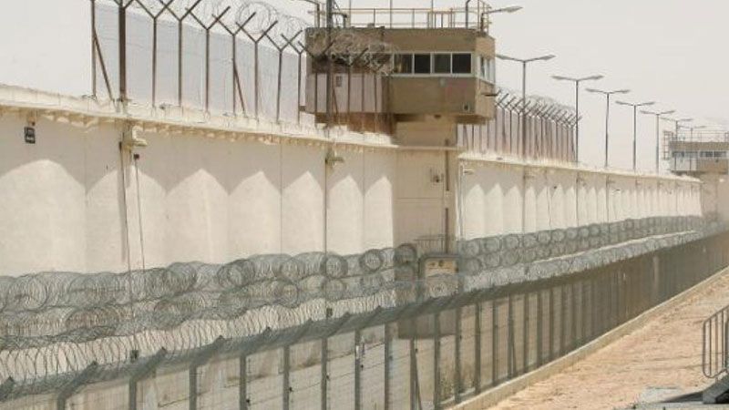 الأسرى يعلنون النفير العام: إضراب مفتوح عن الطعام 