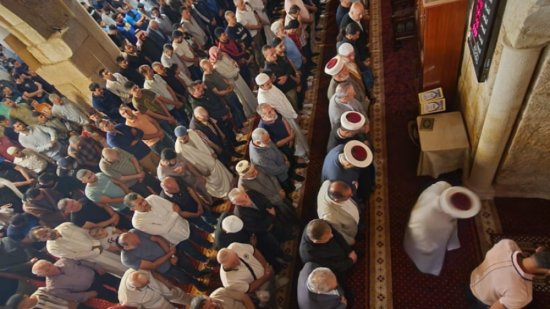 خُطب العيد: لانتخاب رئيس للجمهورية وإخراج البلد من أزمته