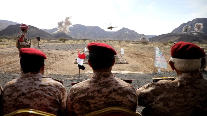 بالفيديو والصور: مناورة "يوم الولاية" للمنطقة العسكرية الثالثة وألوية الحسم في صرواح بمأرب