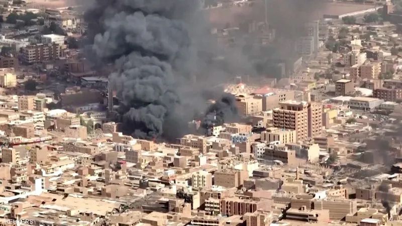 السودان ترفض خطة "إيغاد" لنشر "قوات أجنبية": القتال يتصاعد