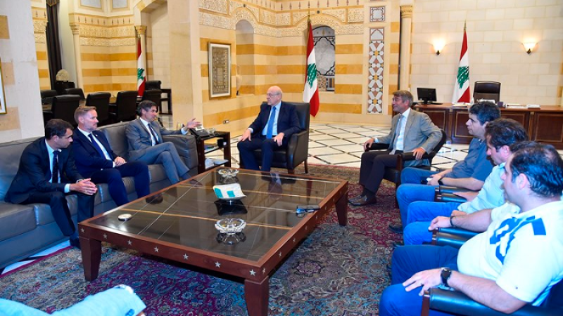 فياض اجتمع مع مسؤولين في "توتال": أعمال الحفر في البلوك 9 تبدأ في 24 الحالي