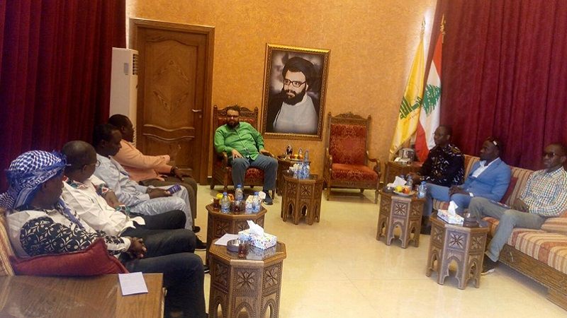 وفد شبابي من مالي يزور مقام سيد شهداء المقاومة الاسلامية في بلدة النبي شيت