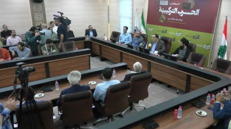 "الحرب التركيبية في فكر الإمام الخامنئي".. محاكاة أنموذج الثورة بأبعاد استراتيجية