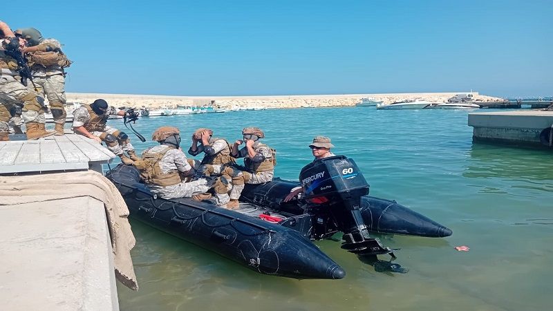 بالصور.. إحباط عمليّة تهريب سوريين وإنقاذهم مقابل شاطىء طرابلس 