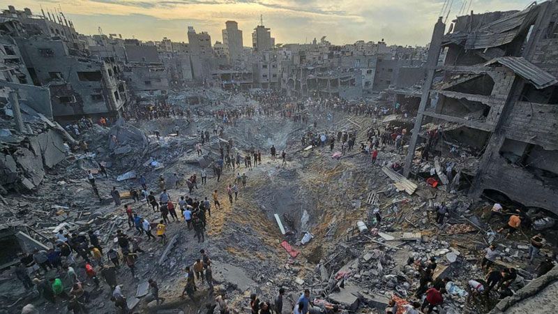 مجازر العدو الصهيوني تتواصل في غزّة: 10328 شهيدًا و25956 مصابًا
