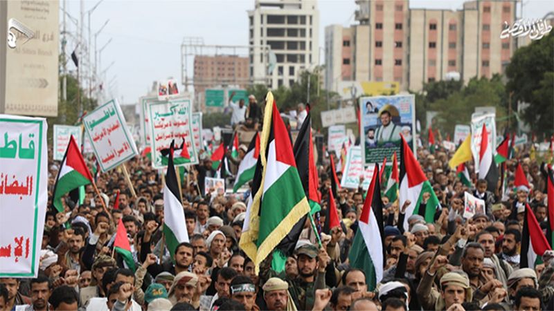 "عهدًا من يمن الإيمان.. دعمًا دعمًا للطوفان".. مسيرات اليمن: لفتح ممرات لتدفق المجاهدين من كلّ الشعوب الإسلامية