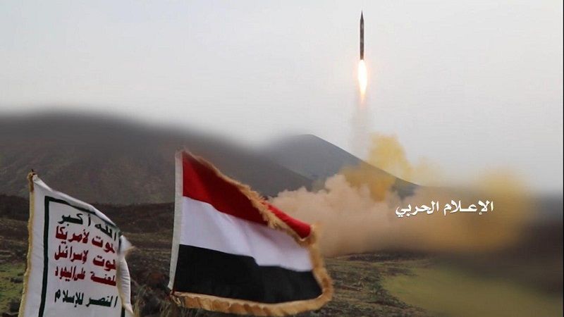 القوات المسلحة اليمنيّة: إطلاق دفعة من الصواريخ على أهداف عسكرية صهيونية في "أم الرشراش"