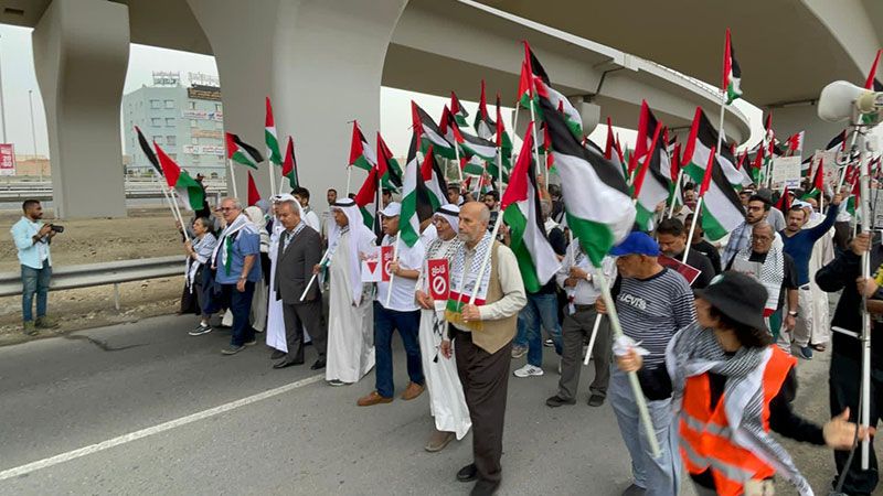 تحت شعار "نقاوم التطبيع".. مسيرات حاشدة داعمة لغزة في البحرين 