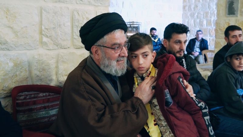 السيد أمين السيد زار عوائل الشهداء في الهرمل‎: نأمل أن تكون نتيجة هذا الدم بداية نهاية المشاكل في المنطقة