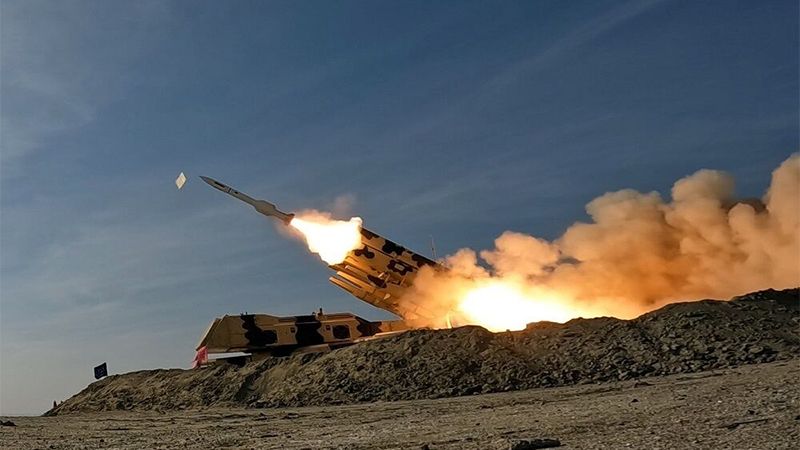 انتهاء مناورات "المدافعون عن سماء الولاية 1402" للدفاع الجوي في إيران