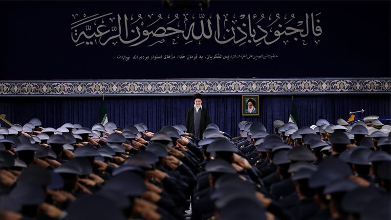 الإمام الخامنئي: على خواص العالم الإسلامي المطالبة بقطع العلاقات مع "اسرائيل" نصرةً لغزة