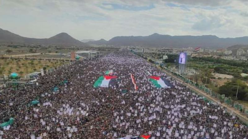 "ساحاتنا جهاد.. ثابتون مع غزة حتى النصر".. الشعب اليمني يجدد نصرة غزة
