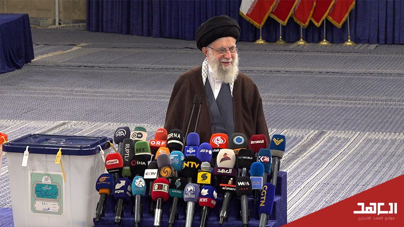 الإمام الخامنئي بعدسة العهد 